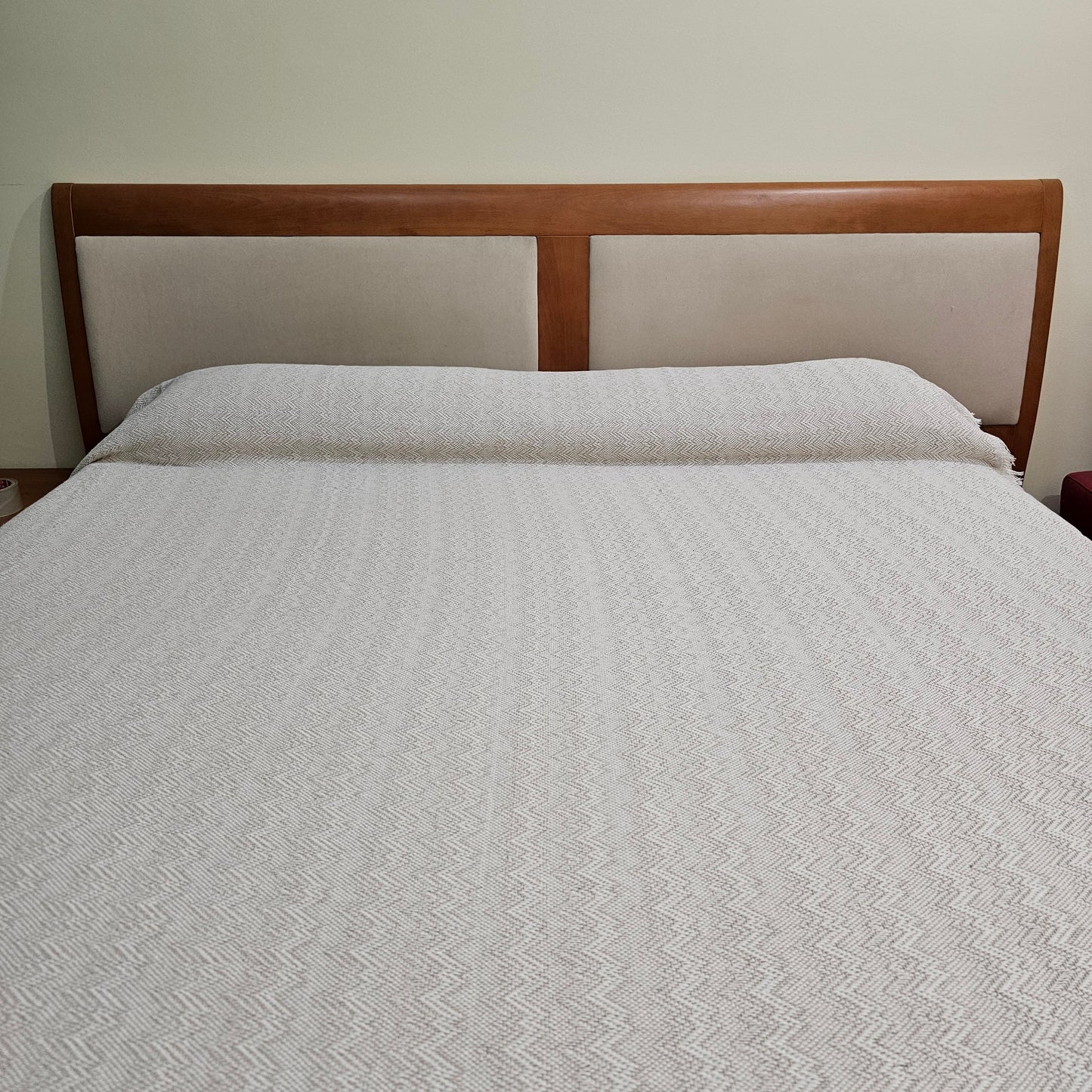 Colcha multiusos para sofá y cama, modelo Rayas, color beige. Medidas 125x180 cm, 180x260 cm, 230 x 260 cm