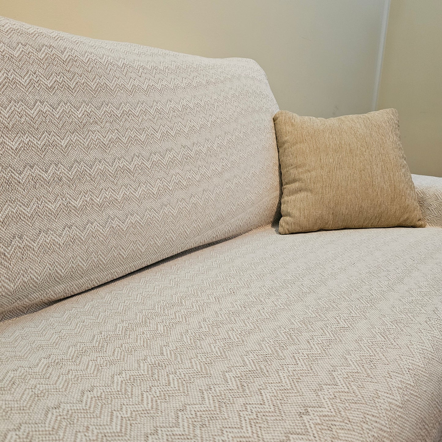 Colcha multiusos para sofá y cama, modelo Rayas, color beige. Medidas 125x180 cm, 180x260 cm, 230 x 260 cm