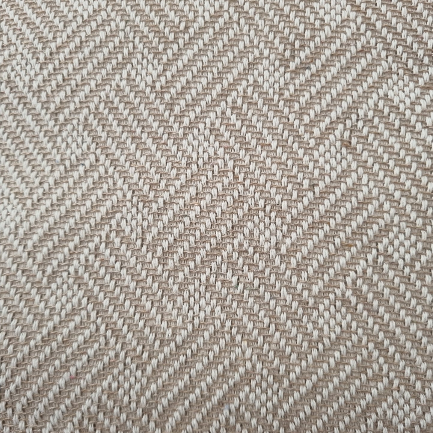 Colcha multiusos para sofá y cama, modelo Lazo, color beige. Medidas 125x180 cm, 180x260 cm, 230 x 260 cm